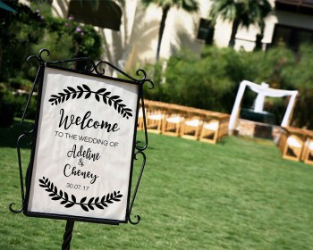 Half Wreath Welcome Sign in Wedding or Engagement Party-Decal on lovers' Day-Personalized Decal in name and anniversary date